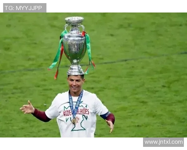 迈尼昂：从青涩小将到足坛巨星的华丽蜕变之路