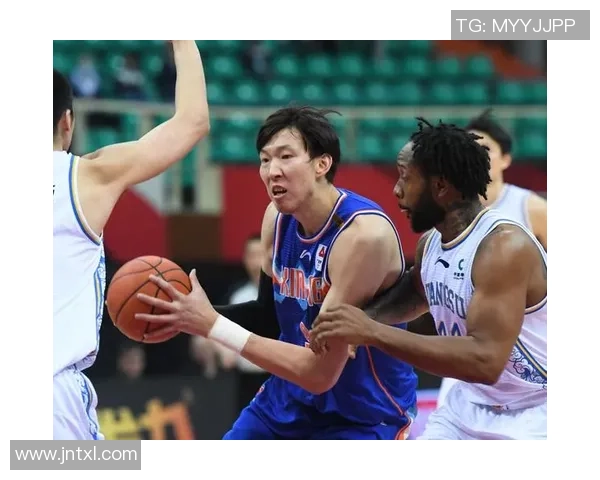 新疆对阵广东篮球赛事现场直播精彩回顾与分析 新疆对阵广东篮球赛事现场直播精彩回顾与分析