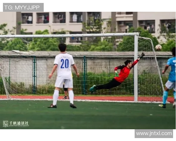 深圳足球队配合水平创新高助力球队在联赛中崭露头角