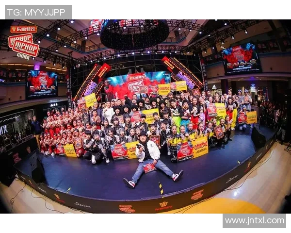 武汉街舞队在世界攀岩锦标赛中的团队协作表现精彩纷呈引发热议 武汉街舞队在世界攀岩锦标赛中的团队协作表现精彩纷呈引发热议